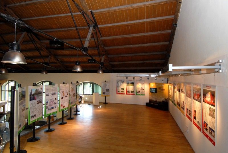 Jak by se mohla změnit Plzeň do roku 2015, kdy bude hlavním evropským městem kultury, představuje (od 28.6.2011) výstava s názvem Proměna města: Plzeň v roce 2015. K vidění je v Návštěvnickém centru Plzeňského Prazdroje od včerejšího dne, kdy byla slavnostně zahájena.

Šest stěžejních akcí, které se vážou k projektu Evropské hlavní město kultury, se prezentují na jednadvaceti panelech. Návštěvníci se tak mohou více dozvědět o připravované výstavbě nového divadla v Jízdecké ulici, návrhu budovy Západočeské galerie v Plzni, revitalizaci areálu Světovar, relaxačním centru ve Štruncových sadech nebo o sportovně-rekreačních trasách podél řek a oživení veřejných prostranství.