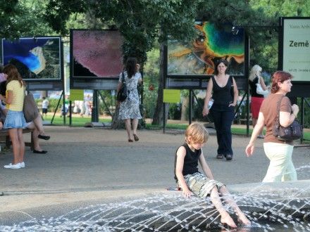 Výstava probíhá v Šafaříkových a Křižíkových sadech v Plzni do 7.10.2007.