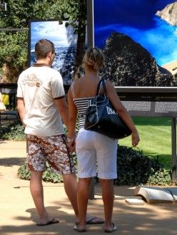 Výstava probíhá v Šafaříkových a Křižíkových sadech v Plzni do 7.10.2007.