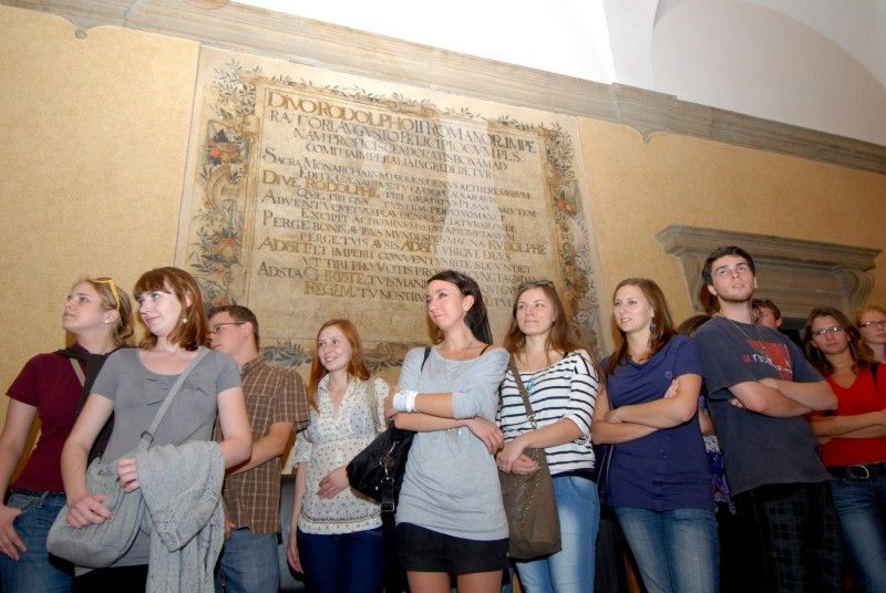 Celkem 585 studentů a 81 vyučujících se účastní letošního již 22. ročníku Mezinárodní letní jazykové školy, kterou ve dnech 11. – 29. července 2011 pořádá Západočeská univerzita v Plzni.