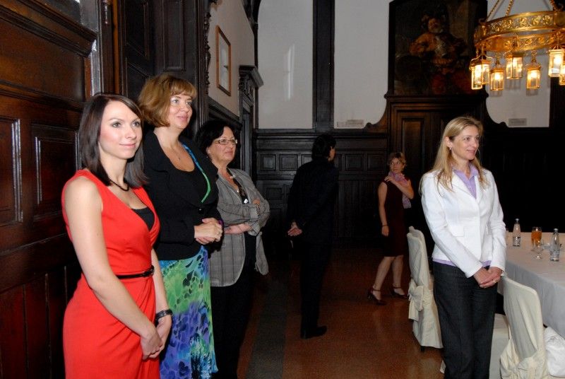 Pilsner Urquell se stane oficiálním partnerem projektu Evropské hlavní město kultury. Titul prestižní evropské soutěže, jejímž smyslem je především podpora kulturní spolupráce a pomoc při ochraně a rozvoji kulturního bohatství, získala Plzeň pro rok 2015. Značka Pilsner Urquell má podpořit projekt na základě prohlášení o spolupráci mezi městem Plzeň a Plzeňským Prazdrojem. Prohlášení dnes (14.7.2011) podepsali primátor Martin Baxa a generální ředitel společnosti Plzeňský Prazdroj Douglas Brodman.