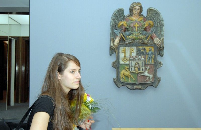 Gymnazistka Martina Náhlíková se na konci června letošního roku (15.7.2011) stala vítězkou v národním kole olympiády v českém jazyce.