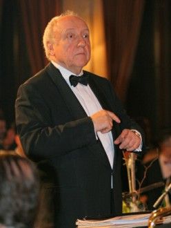 Reprezentační ples města Plzně se uskutečnil 25. ledna 2008 v Měšťanské besedě. Dramaturgie se nesla v duchu jízdy mimořádného Plzeňského expresu, který v průběhu večera zastavil ve vybraných evropských městech.