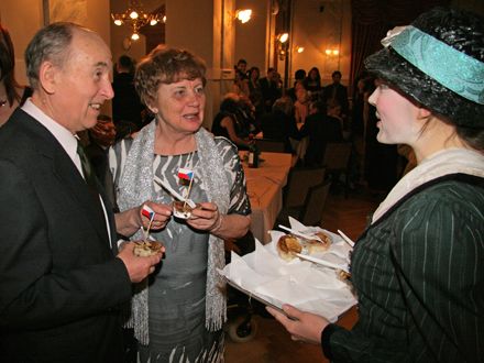 Reprezentační ples města Plzně se uskutečnil 25. ledna 2008 v Měšťanské besedě. Dramaturgie se nesla v duchu jízdy mimořádného Plzeňského expresu, který v průběhu večera zastavil ve vybraných evropských městech.