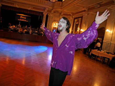 Reprezentační ples města Plzně se uskutečnil 25. ledna 2008 v Měšťanské besedě. Dramaturgie se nesla v duchu jízdy mimořádného Plzeňského expresu, který v průběhu večera zastavil ve vybraných evropských městech.