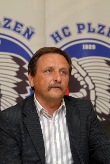 Na tiskové konferenci konané dne 13.8.2009 bylo představeno nové logo a nový management klubu