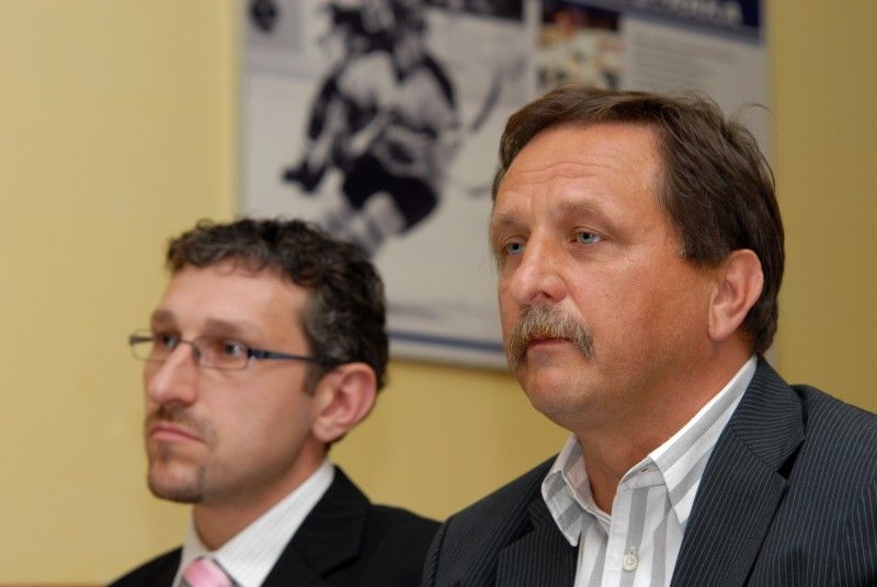 Na tiskové konferenci konané dne 13.8.2009 bylo představeno nové logo a nový management klubu