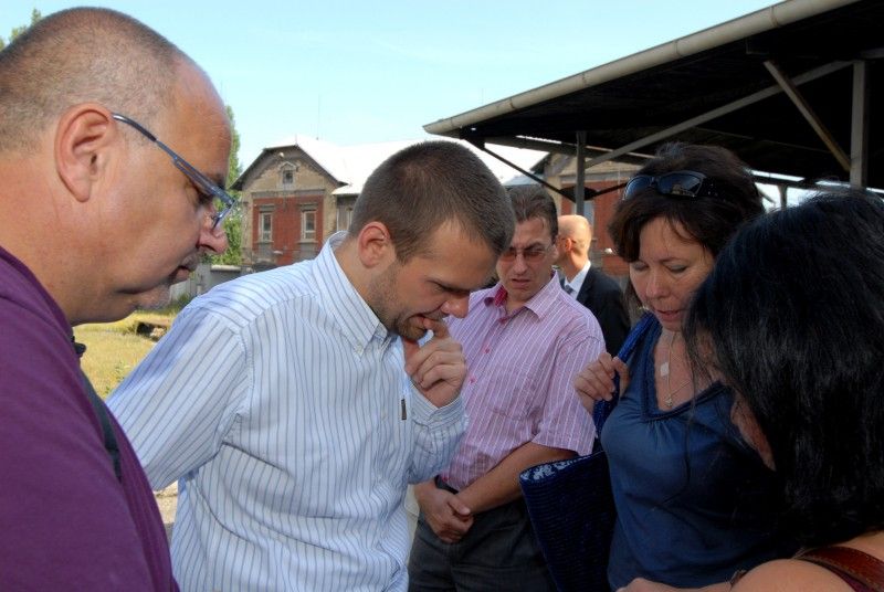 Za přítomnosti autorky studie Kateřiny Melenové navštívil (23.8.2011) primátor Martin Baxa prostory bývalého pivovarského areálu Světovar, aby se na místě seznámil s řešením revitalizace dvou objektů, ve kterých má vzniknout kulturní multifunkční prostor 4x4 Cultural Factory Světovar (4x4 CF). V březnu na svém jednání Rada města Plzně pověřila Útvar koordinace evropských projektů koordinací činností spojených s projektovou přípravou ve spolupráci se společností Plzeň 2015 a s termínem březen 2013.

Primárním cílem projektu je aktivizace a profesionalizace kulturních služeb v Plzni spojená s účinnou revitalizací a reanimací areálu Světovar.

4x4 CF má poskytovat moderní kulturní služby s přidanou hodnotou prostřednictvím nejširšího spektra umělců, neziskových organizací a dalších kulturních, komunitních a vzdělávacích občanských aktivit. V tomto smyslu se jedná o jedinečný a důležitý projekt v rámci Evropského hlavního města kultury 2015.