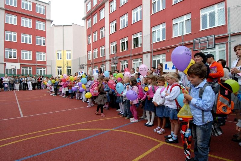Primátor Martin Baxa dnes pozdravil prvňáčky 25. ZŠ