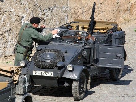 Operace Last Alley - U Rooseveltova mostu proběhla komentovaná bojová ukázka, která byla situována do začátku roku 1945, kdy se sice již Němci vzdávali po statisících, ale některé skupiny ještě stále fanaticky bojovaly.
Během oslav se odehrála bitva celkem třikrát a vždy se setkala s obrovským zájmem publika vč. přítomných veteránů a V.I.P. hostů.