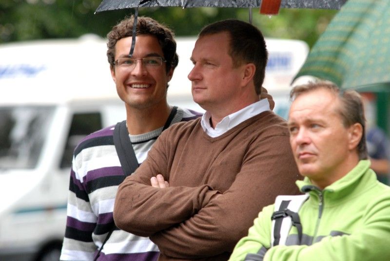 Stoletou historii plzeňské kopané v Plzni ode dneška představuje jedenadvacet výstavních panelů ve Smetanových sadech. Na fotografiích jsou zachyceny nejslavnější okamžiky, zápasy, legendy a také aktuální dění – mistrovská sezóna, oslavy titulu a následné úspěšné boje v pohárové Evropě.

Výstava, kterou zahájil (5.9.2011) primátor Martin Baxa společně s radní Irenou Rottovou za město Plzeň a Pavel Vrba s Pavlem Horváthem za FC Viktoria, potrvá do poloviny října.