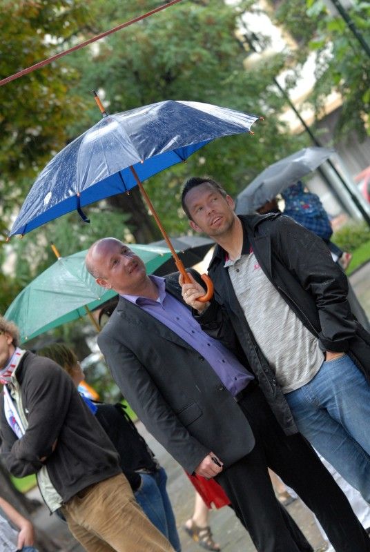 Stoletou historii plzeňské kopané v Plzni ode dneška představuje jedenadvacet výstavních panelů ve Smetanových sadech. Na fotografiích jsou zachyceny nejslavnější okamžiky, zápasy, legendy a také aktuální dění – mistrovská sezóna, oslavy titulu a následné úspěšné boje v pohárové Evropě.

Výstava, kterou zahájil (5.9.2011) primátor Martin Baxa společně s radní Irenou Rottovou za město Plzeň a Pavel Vrba s Pavlem Horváthem za FC Viktoria, potrvá do poloviny října.