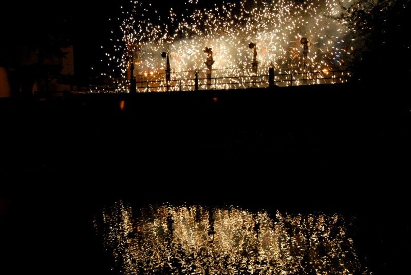 Na den přesně (8.9.2011) rok poté, co Plzeň zvítězila v klání o titul Evropské hlavní město kultury 2015, předala klíče od objektu řediteli společnosti Milanu Svobodovi náměstkyně primátora Eva Herinková.

„Nové sídlo je kontaktním místem pro každého, kdo má dotazy, nápady, připomínky. Zázemí tu bude mít celý tým. Chceme, aby si lidé zvykli chodit mezi nás a věděli, že jsme opravdu otevřená společnost,“ uvedla Yvona Kreuzmannová, umělecká ředitelka projektu při slavnostním otevření, které začalo přesně ve 20.15 hodin.

Součástí doprovodného programu bylo zahájení výstavy fotografií Plzeňských ikon, v letošním roce vybraných mezi muži. „Vloni deset žen, letos deset mužů, ti všichni ve svém životě něco zajímavého dokázali a jsou významní. Žijí tu s námi a Plzeň je potřebuje. A jsou důležití i pro projekt Evropské hlavní město kultury a jeho úspěšné naplnění, protože v přeneseném slova smyslu je ikona i magickým symbolem pro zajištění úspěchu,“ prohlásil při vernisáži primátor Martin Baxa. Autorem snímků je 