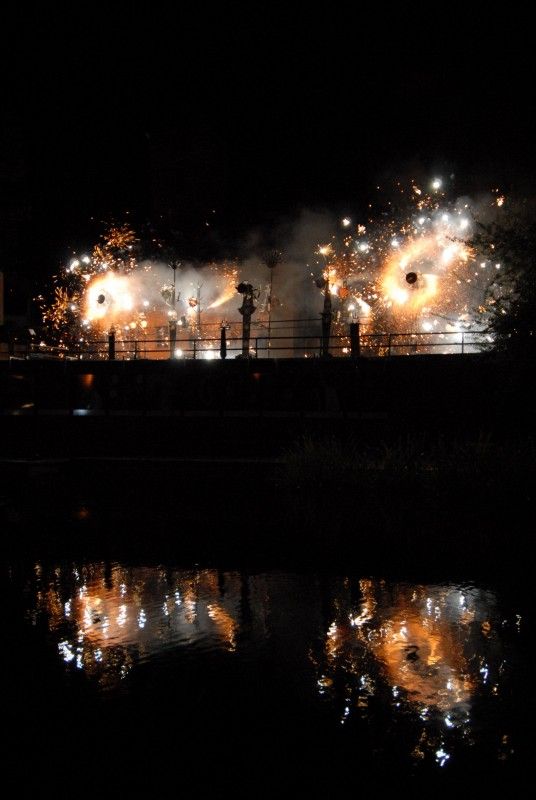 Na den přesně (8.9.2011) rok poté, co Plzeň zvítězila v klání o titul Evropské hlavní město kultury 2015, předala klíče od objektu řediteli společnosti Milanu Svobodovi náměstkyně primátora Eva Herinková.

„Nové sídlo je kontaktním místem pro každého, kdo má dotazy, nápady, připomínky. Zázemí tu bude mít celý tým. Chceme, aby si lidé zvykli chodit mezi nás a věděli, že jsme opravdu otevřená společnost,“ uvedla Yvona Kreuzmannová, umělecká ředitelka projektu při slavnostním otevření, které začalo přesně ve 20.15 hodin.

Součástí doprovodného programu bylo zahájení výstavy fotografií Plzeňských ikon, v letošním roce vybraných mezi muži. „Vloni deset žen, letos deset mužů, ti všichni ve svém životě něco zajímavého dokázali a jsou významní. Žijí tu s námi a Plzeň je potřebuje. A jsou důležití i pro projekt Evropské hlavní město kultury a jeho úspěšné naplnění, protože v přeneseném slova smyslu je ikona i magickým symbolem pro zajištění úspěchu,“ prohlásil při vernisáži primátor Martin Baxa. Autorem snímků je 