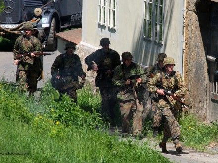 Operace Last Alley - U Rooseveltova mostu proběhla komentovaná bojová ukázka, která byla situována do začátku roku 1945, kdy se sice již Němci vzdávali po statisících, ale některé skupiny ještě stále fanaticky bojovaly.
Během oslav se odehrála bitva celkem třikrát a vždy se setkala s obrovským zájmem publika vč. přítomných veteránů a V.I.P. hostů.