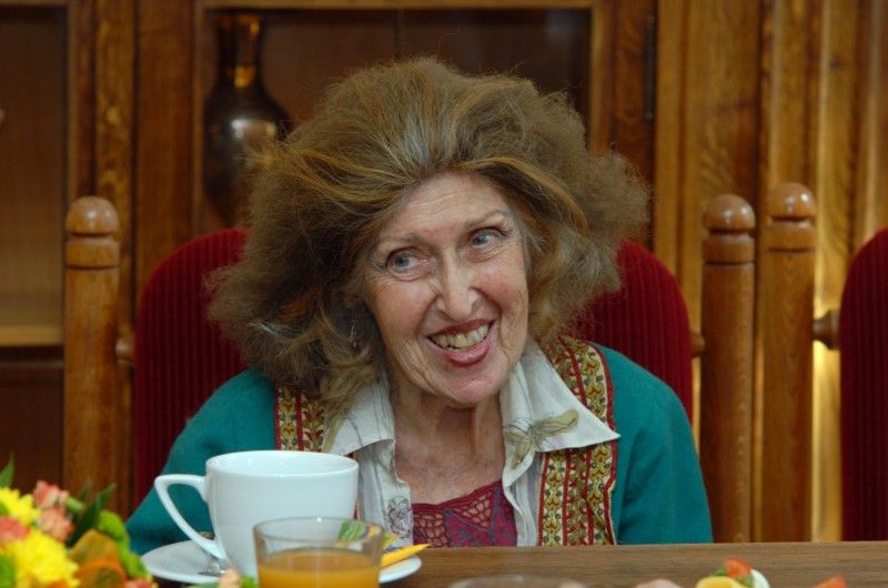 Slavnou houslistku Idu Haendel, která se ráda vrací do České republiky, protože je místem, které dává prostor kultuře a hudbě, přijal (16.9.2011) před jejím nedělním koncertem ve Velké synagoze na plzeňské radnici primátor Martin Baxa. Ida Haendel se v hodinové debatě představila jako noblesní dáma se smyslem pro humor, pro kterou je hudba vším. „Moje poslání je hrát pro ty, které zajímá hudba, které zajímá interpretace hudby,“ prohlásila při setkání s primátorem.

V Plzni hrála Ida Haendel naposledy v roce 2009 v rámci festivalu Hudba v synagogách. Právě na tento festival přijíždí i letos, aby zde přednesla její oblíbené skladby – sonáty Roberta Schumana a Césara Francka a cikánské melodie Pabla de Sarasate. Na klavír ji doprovodí Misha Dacic.

Houslistka Ida Haendel, pocházející z polského Chelmu, zazářila již v dětském věku a rázem rozvinula oslnivou kariéru. Ve 12 letech po studiu na konzervatoři ve Varšavě koncertovala v Londýně, kde pokračovala ve studiu u Carla Flesche, stejně jako u George Enesca 