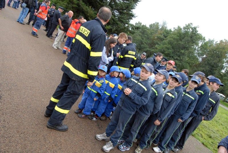 V areálu bývalého Výstaviště za obchodním domem Plaza se 19. září 2011 konal Den s integrovaným záchranným systémem (IZS). Pro návštěvníky zde byly připraveny ukázky výcviku, zásahu u dopravní nehody i slaňování. Zájemci si mohli vyzkoušet BESIP jízdu zručnosti, simulátor nárazu a převracení nebo zjistit, zda by v případě nutnosti byli schopni správně poskytnout první pomoc.

V pořadí již třetí ročník Dne s integrovaným záchranným systémem zahájil primátor Martin Baxa spolu se zástupci všech složek IZS. „Je důležité si připomenout, kdo jsou ti, na nichž závisí náš život, naše zdraví i ochrana našeho majetku. Všichni ti, kteří nám pomáhají, abychom se z krizových situací dostali bez úhony,“ uvedl primátor a poděkoval všem zúčastněným složkám za jejich práci.

Radní pro bezpečnost Robert Houdek byl především potěšen velkou účastí školáků. „Vidím zde mnoho mladých lidí a dětí a je dobře, že se s činností integrovaného záchranného systému seznámí. Nikdy neví, kdy to budou potřebovat.“ uvedl radní.

Akci při