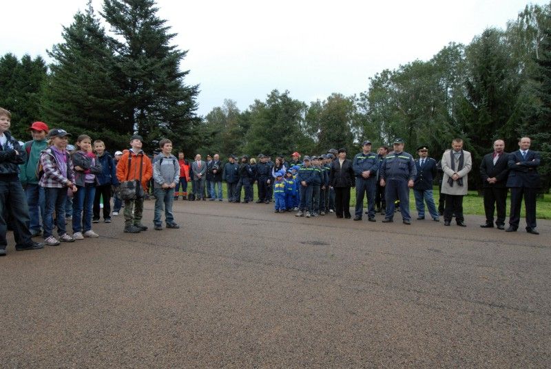 V areálu bývalého Výstaviště za obchodním domem Plaza se 19. září 2011 konal Den s integrovaným záchranným systémem (IZS). Pro návštěvníky zde byly připraveny ukázky výcviku, zásahu u dopravní nehody i slaňování. Zájemci si mohli vyzkoušet BESIP jízdu zručnosti, simulátor nárazu a převracení nebo zjistit, zda by v případě nutnosti byli schopni správně poskytnout první pomoc.

V pořadí již třetí ročník Dne s integrovaným záchranným systémem zahájil primátor Martin Baxa spolu se zástupci všech složek IZS. „Je důležité si připomenout, kdo jsou ti, na nichž závisí náš život, naše zdraví i ochrana našeho majetku. Všichni ti, kteří nám pomáhají, abychom se z krizových situací dostali bez úhony,“ uvedl primátor a poděkoval všem zúčastněným složkám za jejich práci.

Radní pro bezpečnost Robert Houdek byl především potěšen velkou účastí školáků. „Vidím zde mnoho mladých lidí a dětí a je dobře, že se s činností integrovaného záchranného systému seznámí. Nikdy neví, kdy to budou potřebovat.“ uvedl radní.

Akci při