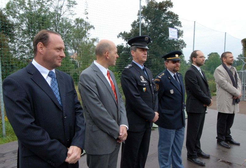 V areálu bývalého Výstaviště za obchodním domem Plaza se 19. září 2011 konal Den s integrovaným záchranným systémem (IZS). Pro návštěvníky zde byly připraveny ukázky výcviku, zásahu u dopravní nehody i slaňování. Zájemci si mohli vyzkoušet BESIP jízdu zručnosti, simulátor nárazu a převracení nebo zjistit, zda by v případě nutnosti byli schopni správně poskytnout první pomoc.

V pořadí již třetí ročník Dne s integrovaným záchranným systémem zahájil primátor Martin Baxa spolu se zástupci všech složek IZS. „Je důležité si připomenout, kdo jsou ti, na nichž závisí náš život, naše zdraví i ochrana našeho majetku. Všichni ti, kteří nám pomáhají, abychom se z krizových situací dostali bez úhony,“ uvedl primátor a poděkoval všem zúčastněným složkám za jejich práci.

Radní pro bezpečnost Robert Houdek byl především potěšen velkou účastí školáků. „Vidím zde mnoho mladých lidí a dětí a je dobře, že se s činností integrovaného záchranného systému seznámí. Nikdy neví, kdy to budou potřebovat.“ uvedl radní.

Akci při