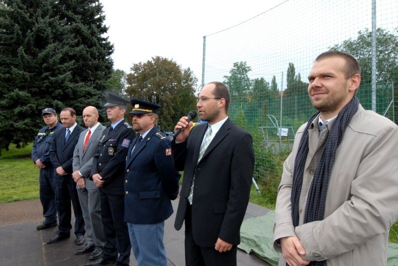 V areálu bývalého Výstaviště za obchodním domem Plaza se 19. září 2011 konal Den s integrovaným záchranným systémem (IZS). Pro návštěvníky zde byly připraveny ukázky výcviku, zásahu u dopravní nehody i slaňování. Zájemci si mohli vyzkoušet BESIP jízdu zručnosti, simulátor nárazu a převracení nebo zjistit, zda by v případě nutnosti byli schopni správně poskytnout první pomoc.

V pořadí již třetí ročník Dne s integrovaným záchranným systémem zahájil primátor Martin Baxa spolu se zástupci všech složek IZS. „Je důležité si připomenout, kdo jsou ti, na nichž závisí náš život, naše zdraví i ochrana našeho majetku. Všichni ti, kteří nám pomáhají, abychom se z krizových situací dostali bez úhony,“ uvedl primátor a poděkoval všem zúčastněným složkám za jejich práci.

Radní pro bezpečnost Robert Houdek byl především potěšen velkou účastí školáků. „Vidím zde mnoho mladých lidí a dětí a je dobře, že se s činností integrovaného záchranného systému seznámí. Nikdy neví, kdy to budou potřebovat.“ uvedl radní.

Akci při
