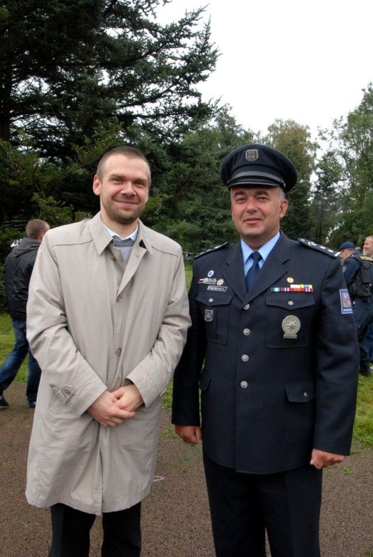 V areálu bývalého Výstaviště za obchodním domem Plaza se 19. září 2011 konal Den s integrovaným záchranným systémem (IZS). Pro návštěvníky zde byly připraveny ukázky výcviku, zásahu u dopravní nehody i slaňování. Zájemci si mohli vyzkoušet BESIP jízdu zručnosti, simulátor nárazu a převracení nebo zjistit, zda by v případě nutnosti byli schopni správně poskytnout první pomoc.

V pořadí již třetí ročník Dne s integrovaným záchranným systémem zahájil primátor Martin Baxa spolu se zástupci všech složek IZS. „Je důležité si připomenout, kdo jsou ti, na nichž závisí náš život, naše zdraví i ochrana našeho majetku. Všichni ti, kteří nám pomáhají, abychom se z krizových situací dostali bez úhony,“ uvedl primátor a poděkoval všem zúčastněným složkám za jejich práci.

Radní pro bezpečnost Robert Houdek byl především potěšen velkou účastí školáků. „Vidím zde mnoho mladých lidí a dětí a je dobře, že se s činností integrovaného záchranného systému seznámí. Nikdy neví, kdy to budou potřebovat.“ uvedl radní.

Akci při