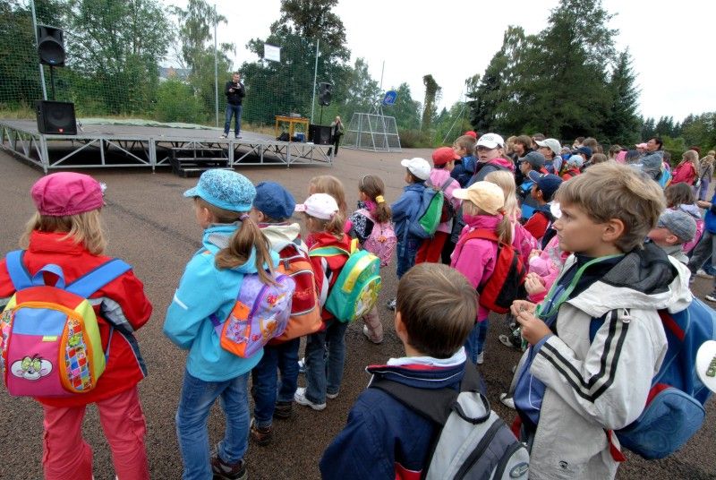 V areálu bývalého Výstaviště za obchodním domem Plaza se 19. září 2011 konal Den s integrovaným záchranným systémem (IZS). Pro návštěvníky zde byly připraveny ukázky výcviku, zásahu u dopravní nehody i slaňování. Zájemci si mohli vyzkoušet BESIP jízdu zručnosti, simulátor nárazu a převracení nebo zjistit, zda by v případě nutnosti byli schopni správně poskytnout první pomoc.

V pořadí již třetí ročník Dne s integrovaným záchranným systémem zahájil primátor Martin Baxa spolu se zástupci všech složek IZS. „Je důležité si připomenout, kdo jsou ti, na nichž závisí náš život, naše zdraví i ochrana našeho majetku. Všichni ti, kteří nám pomáhají, abychom se z krizových situací dostali bez úhony,“ uvedl primátor a poděkoval všem zúčastněným složkám za jejich práci.

Radní pro bezpečnost Robert Houdek byl především potěšen velkou účastí školáků. „Vidím zde mnoho mladých lidí a dětí a je dobře, že se s činností integrovaného záchranného systému seznámí. Nikdy neví, kdy to budou potřebovat.“ uvedl radní.

Akci při