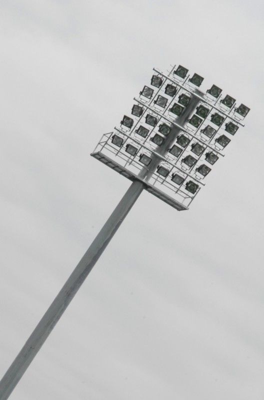 Práce na fotbalovém stadionu ve Štruncových sadech pokračují. Po ukotvení nosníků jsou postupně zastřešovány nové tribuny (severní i východní). Z tohoto důvodu je pro fanoušky dočasně uzavřena severní tribuna, která již byla v provozu. Stavební práce jsou v plném proudu i z vnější strany stadionu, především pak na té severní, kde je budováno nové parkoviště.