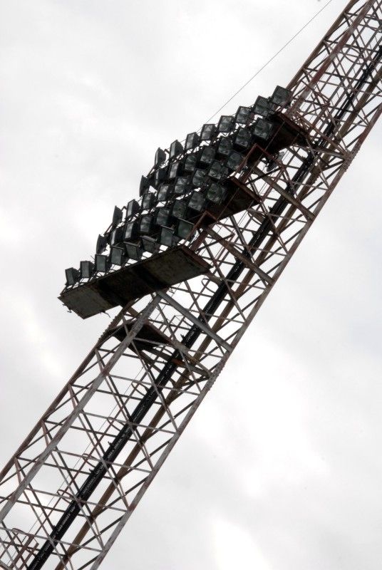 Práce na fotbalovém stadionu ve Štruncových sadech pokračují. Po ukotvení nosníků jsou postupně zastřešovány nové tribuny (severní i východní). Z tohoto důvodu je pro fanoušky dočasně uzavřena severní tribuna, která již byla v provozu. Stavební práce jsou v plném proudu i z vnější strany stadionu, především pak na té severní, kde je budováno nové parkoviště.