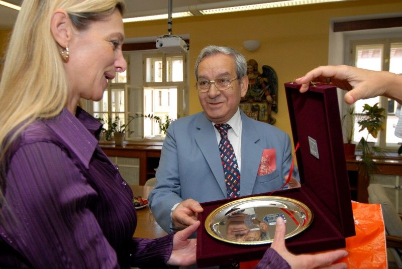 Od včerejšího dne jsou na návštěvě Plzně tři zástupci organizačního výboru Varna – Evropské hlavní město kultury 2019. Do Plzně přijeli „na zkušenou“ za členy týmu Plzeň 2015. Po včerejší diskusi v sídle společnosti je dnes (27.9.2011) čekala prohlídka centra města a přijetí na radnici náměstkyní primátora pro kulturu Evou Herinkovou. Odpoledne zavítali do Pivovarského muzea.