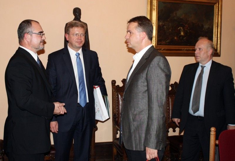 Eurokomisař Štefan Füle na plzeňské radnici