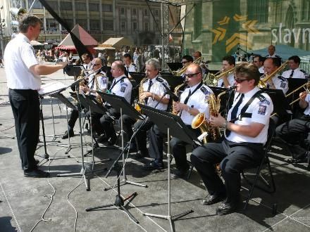 Koncerty - Na Slavnostech svobody 2009 vystoupily bezmála tři desítky kapel a hudebních seskupení, koncerty probíhaly na scénách na náměstí Republiky a v amfiteátru Plaza. Počasí se vydařilo a hudební produkce byla jako vždy vynikající, o čemž svědčila i plná hlediště.