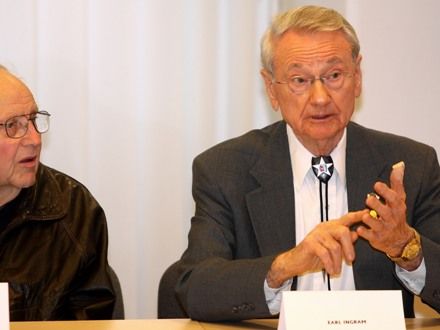 Setkání s americkými veterány - Při letošních oslavách dostali lidé výjimečnou příležitost setkat se s americkými veterány tváří v tvář a popovídat si s nimi. Neformální setkání proběhlo v prostorách Amerického centra v Plzni.