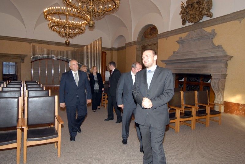 Na dvoudenní návštěvu přijel dnes (21.10.2011) do Plzně primátor Žiliny Igor Choma. Odpoledne jej na radnici oficiálně přivítal primátor Martin Baxa společně s náměstkyní Evou Herinkovou. Vzhledem k právě konajícím se Česko-Slovenským dnům přišel primátor Choma na setkání v doprovodu J. E. Petera Brňa, velvyslance Slovenské republiky v ČR, Jana Pekára, předsedy regionální Obce Slováků a Michala Sochora, předsedy plzeňského Slovensko-českého klubu.