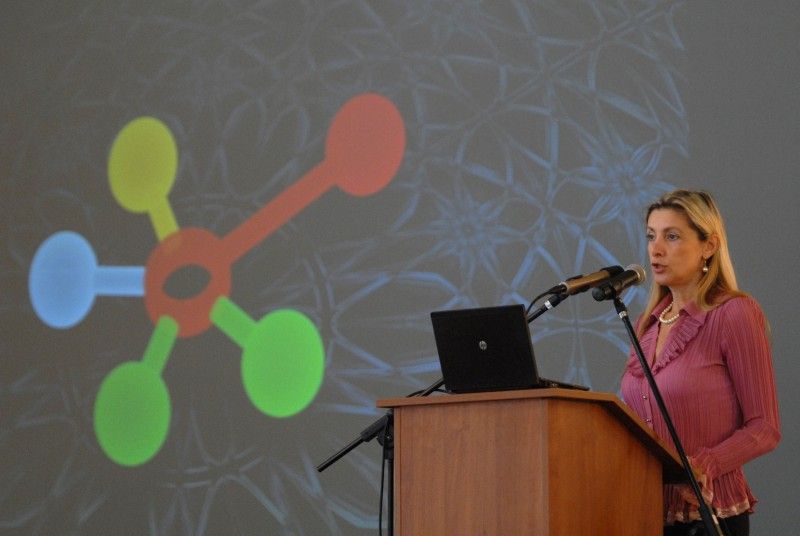 Celodenní sympózium s názvem Fórum pro kreativní Plzeň dnes ráno (31.10.2011) zahájila náměstkyně primátora Eva Herinková. Jedná se o profilovou akci společnosti Plzeň 2015, která se chce věnovat aktuálním tématům evropské budoucnosti. Letos se námětem pro fórum v souvislosti se získáním titulu Evropské hlavní město kultury 2015 stala kultura.