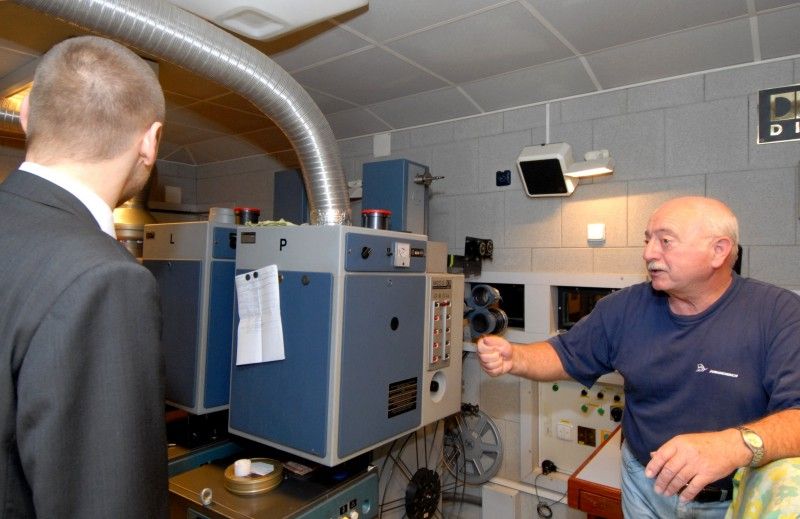 Vedle bohatého kulturního programu je největší novinkou v Měšťanské besedě digitalizace kinosálu. Divákům nabídne širší spektrum nejen filmových zážitků. Kromě promítání 3D koncertů plánuje dramaturgie kina pro milovníky baletu přímé přenosy ze světových tanečních pódií. (1.11.2011)