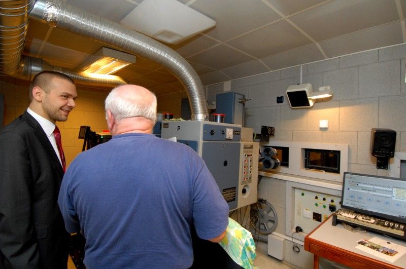 Vedle bohatého kulturního programu je největší novinkou v Měšťanské besedě digitalizace kinosálu. Divákům nabídne širší spektrum nejen filmových zážitků. Kromě promítání 3D koncertů plánuje dramaturgie kina pro milovníky baletu přímé přenosy ze světových tanečních pódií. (1.11.2011)