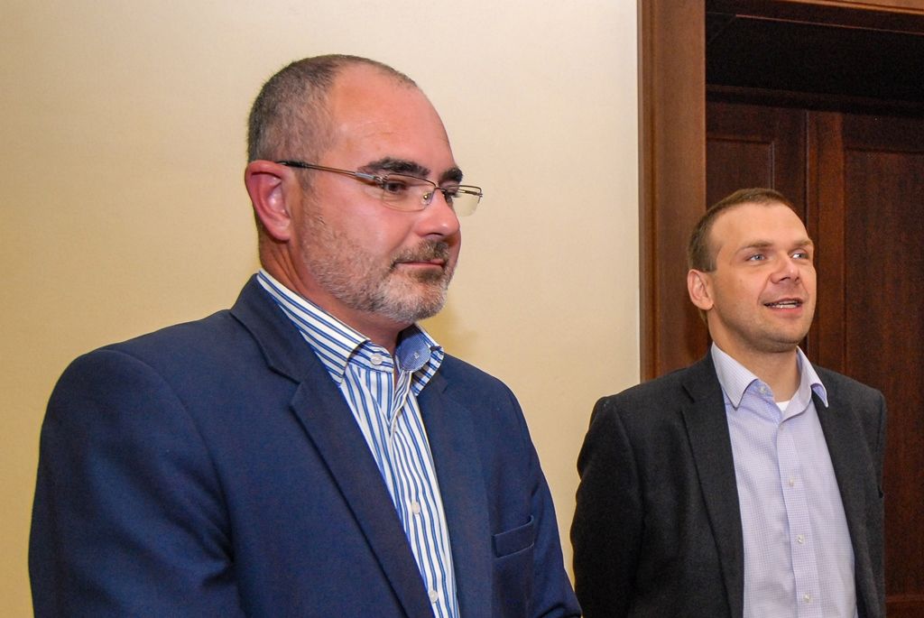 Primátor města Plzně Martin Zrzavecký i jeho první náměstek Martin Baxa dnes (14.9.2015) na radnici poděkovali bezpečnostním složkám za zajištění akce Obří loutky v Plzni, kterou poslední srpnový víkend navštívilo přes 100 tisíc lidí, ale i za zajištění dalších událostí konaných jako součást projektu Plzeň – Evropské hlavní město kultury 2015.