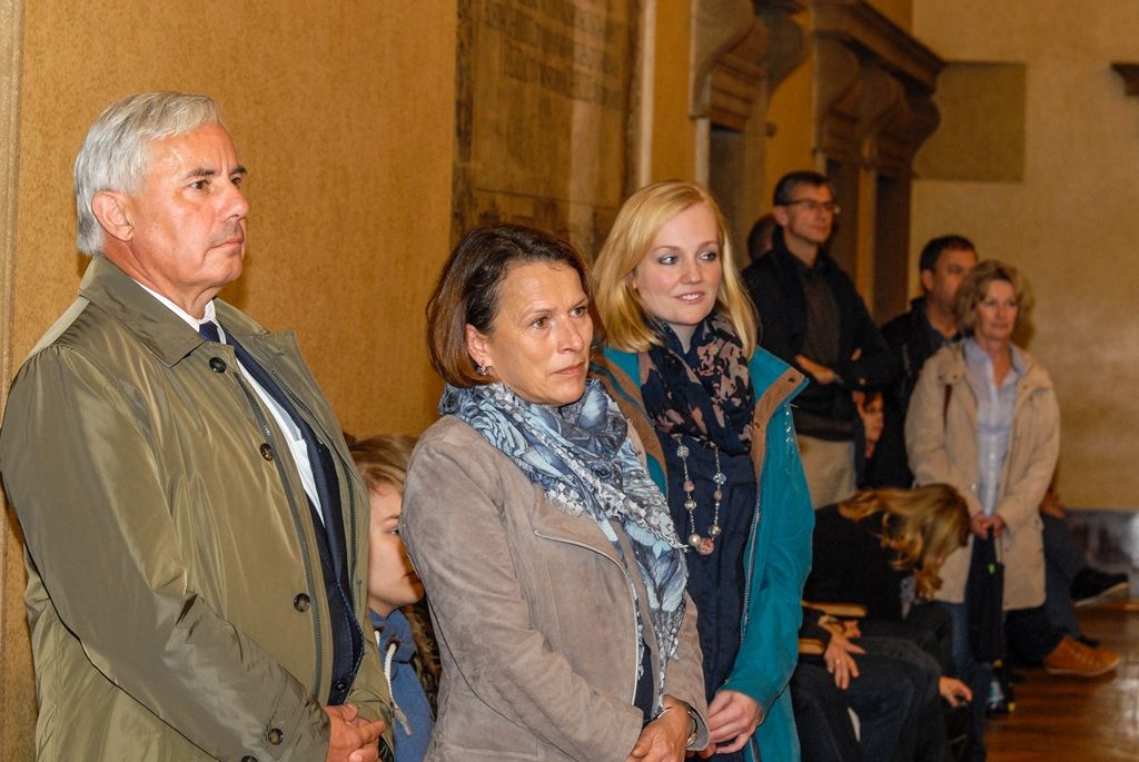 „Pro Plzeň je tento rok mimořádným, tím je mimořádným i pro nás,“ uvedla dnes (18.9.2015) první náměstkyně primátora města Regensburg Gertrud Maltz-Schwarzfischer při přijetí na radnici v Plzni, kam zavítala spolu s náměstkem Jürgenem Hubrem a téměř 60 zaměstnanci řezenského magistrátu. Za Plzeň delegaci přivítali náměstci Pavel Kotas a Eva Herinková.