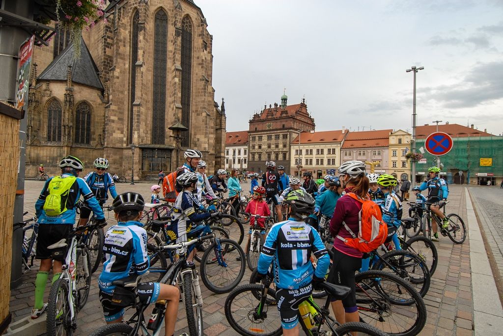 Několik stovek účastníků, včetně náměstků primátora Pavla Kotase a Petra Náhlíka, se v úterý 22. září 2015 zapojilo do Velké plzeňské podzimní cyklojízdy. Tu pořádala iniciativa Plzeň na kole, symbolicky vybrala datum spojené s oslavou Světového dne bez aut.