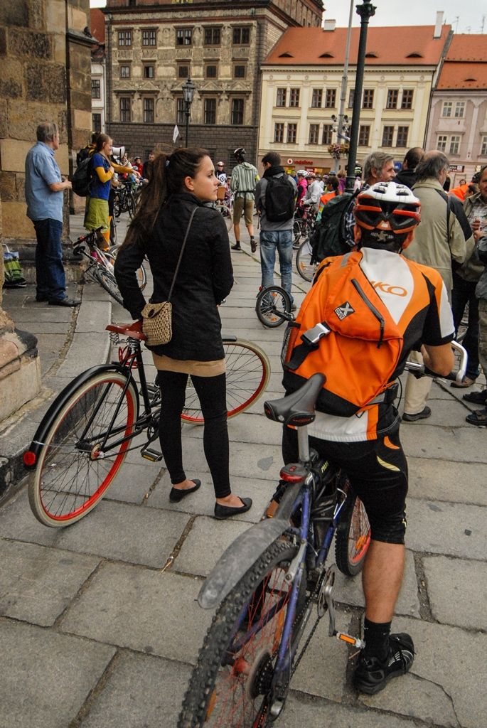 Několik stovek účastníků, včetně náměstků primátora Pavla Kotase a Petra Náhlíka, se v úterý 22. září 2015 zapojilo do Velké plzeňské podzimní cyklojízdy. Tu pořádala iniciativa Plzeň na kole, symbolicky vybrala datum spojené s oslavou Světového dne bez aut.
