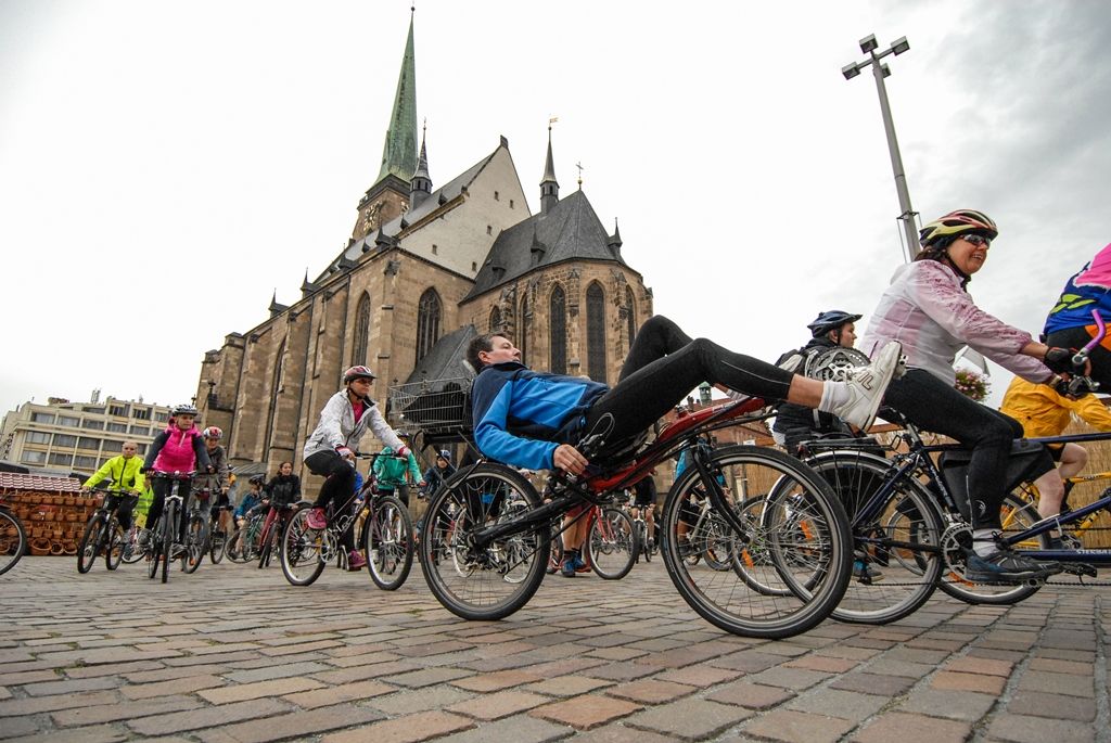 Několik stovek účastníků, včetně náměstků primátora Pavla Kotase a Petra Náhlíka, se v úterý 22. září 2015 zapojilo do Velké plzeňské podzimní cyklojízdy. Tu pořádala iniciativa Plzeň na kole, symbolicky vybrala datum spojené s oslavou Světového dne bez aut.