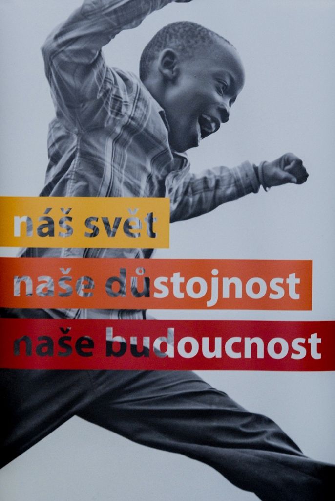 Na otázku, jak si děti představují rozvojové země a proč je důležitá rozvojová spolupráce, se snaží odpovědět nová výstava, která je od pondělí 12. října k vidění v mázhauzu plzeňské radnice. Pořádá ji Ministerstvo zahraničních věcí České republiky a Česká rozvojová agentura, a to u příležitosti roku 2015 jako Evropského roku pro rozvoj. Ve všech zemích Evropské unie se letos konají různé osvětové a vzdělávací aktivity. Jejich cílem je ukázat, proč je rozvojová spolupráce důležitá. (foto: 12.10.2015)