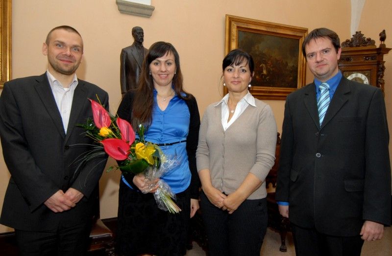 Olympijská medailistka z Athén, vítězka Světového poháru a rodačka z Plzně Lenka Marušková přijala pozvání primátora Martina Baxy na plzeňskou radnici. Setkání se uskutečnilo 2. listopadu 2011. Primátor pistolářku a jejího manžela a trenéra Davida Marušku přivítal ve svém salonku spolu s radní Irenou Rottovou.