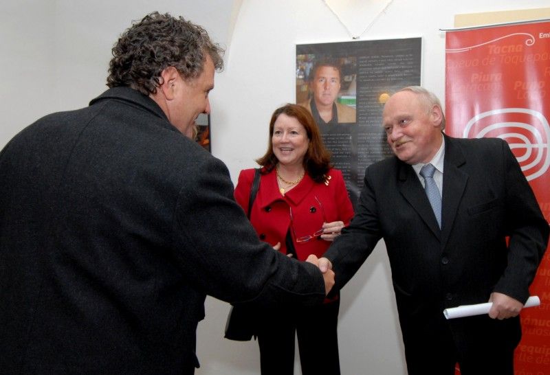 Za přítomnosti peruánské velvyslankyně Maríi Susany Landaveri Porturas se dnes (4.11.2011) odpoledne v obřadní síni plzeňské radnice uskutečnilo slavnostní vyhlášení vítězů Ceny republiky Peru. Ceremoniálu se za město v zastoupení pana primátora zúčastnil radní Jiří Kuthan.