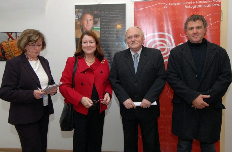 Za přítomnosti peruánské velvyslankyně Maríi Susany Landaveri Porturas se dnes (4.11.2011) odpoledne v obřadní síni plzeňské radnice uskutečnilo slavnostní vyhlášení vítězů Ceny republiky Peru. Ceremoniálu se za město v zastoupení pana primátora zúčastnil radní Jiří Kuthan.