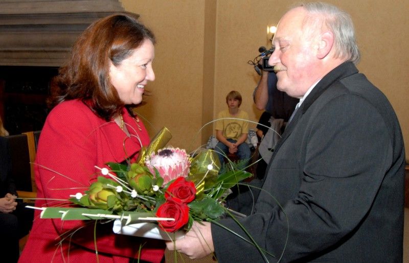 Za přítomnosti peruánské velvyslankyně Maríi Susany Landaveri Porturas se dnes (4.11.2011) odpoledne v obřadní síni plzeňské radnice uskutečnilo slavnostní vyhlášení vítězů Ceny republiky Peru. Ceremoniálu se za město v zastoupení pana primátora zúčastnil radní Jiří Kuthan.