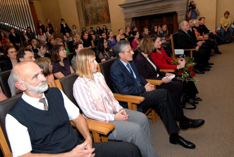 Za přítomnosti peruánské velvyslankyně Maríi Susany Landaveri Porturas se dnes (4.11.2011) odpoledne v obřadní síni plzeňské radnice uskutečnilo slavnostní vyhlášení vítězů Ceny republiky Peru. Ceremoniálu se za město v zastoupení pana primátora zúčastnil radní Jiří Kuthan.