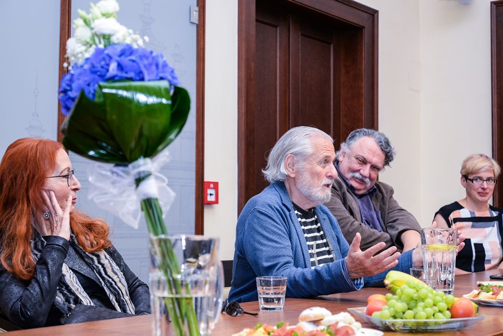 Architekt Richard Saul Wurman si na radnici převzal Cenu Ladislava Sutnara (foto: M. Pecuch, 12.6.2018)