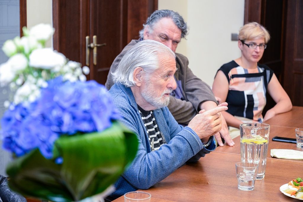 Architekt Richard Saul Wurman si na radnici převzal Cenu Ladislava Sutnara (foto: M. Pecuch, 12.6.2018)