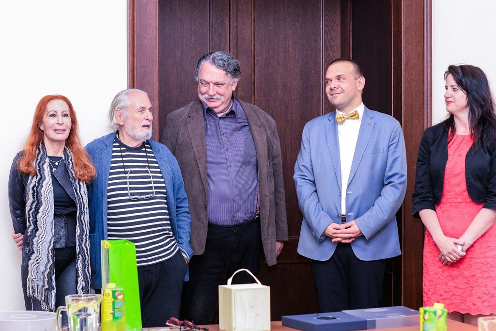 Architekt Richard Saul Wurman si na radnici převzal Cenu Ladislava Sutnara (foto: M. Pecuch, 12.6.2018)